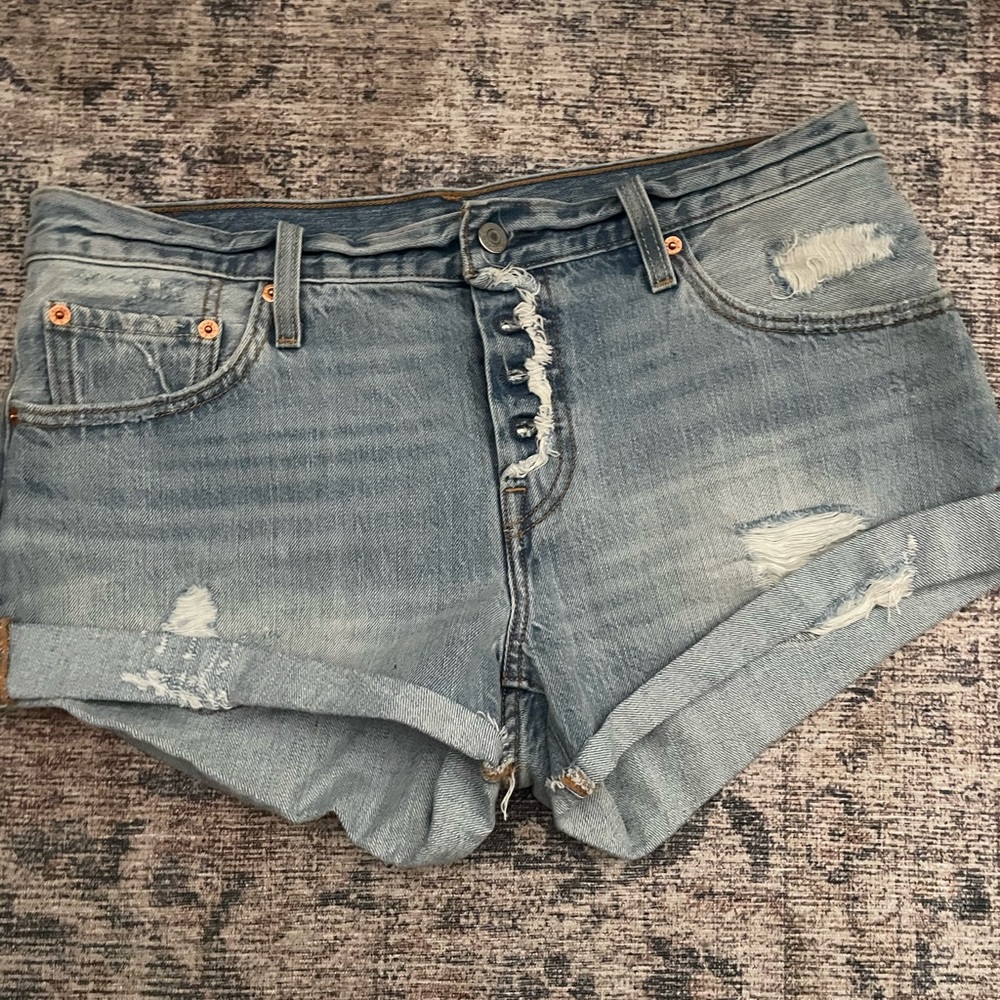 Levi Jean short size 28